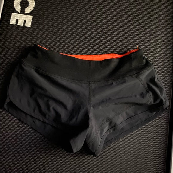 Rabbit Run “Catch Me If You Can” Pocket Training Race Shorts in Black - Picture 5 of 10